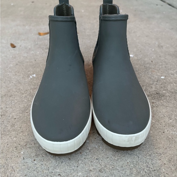 Sperry Black and White Winter Boots - Picture 1 of 5